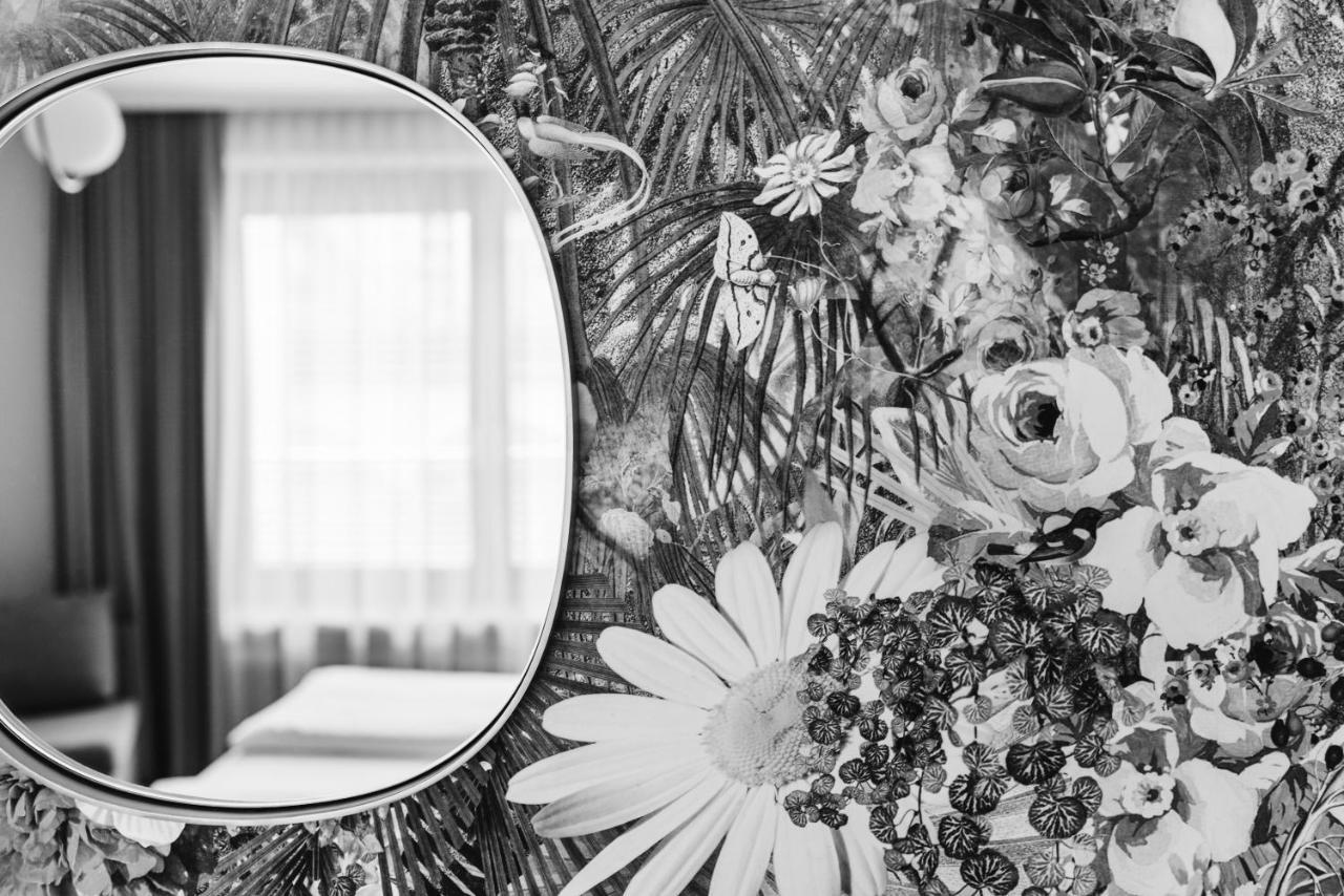 Altstadthotel Weisse Taube Залцбург Екстериор снимка