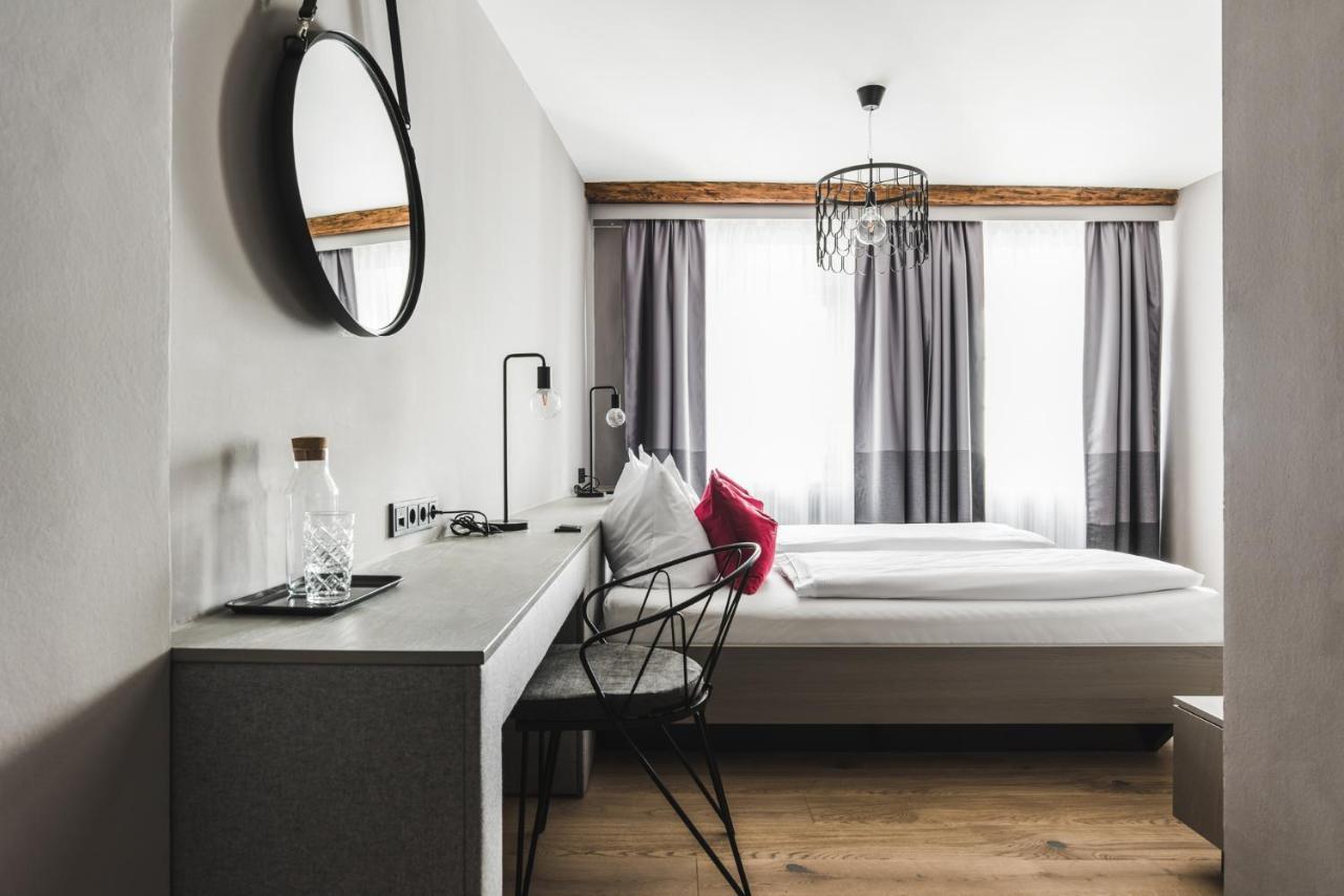Altstadthotel Weisse Taube Залцбург Екстериор снимка