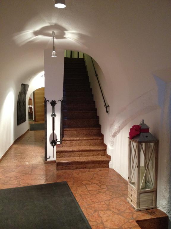 Altstadthotel Weisse Taube Залцбург Екстериор снимка