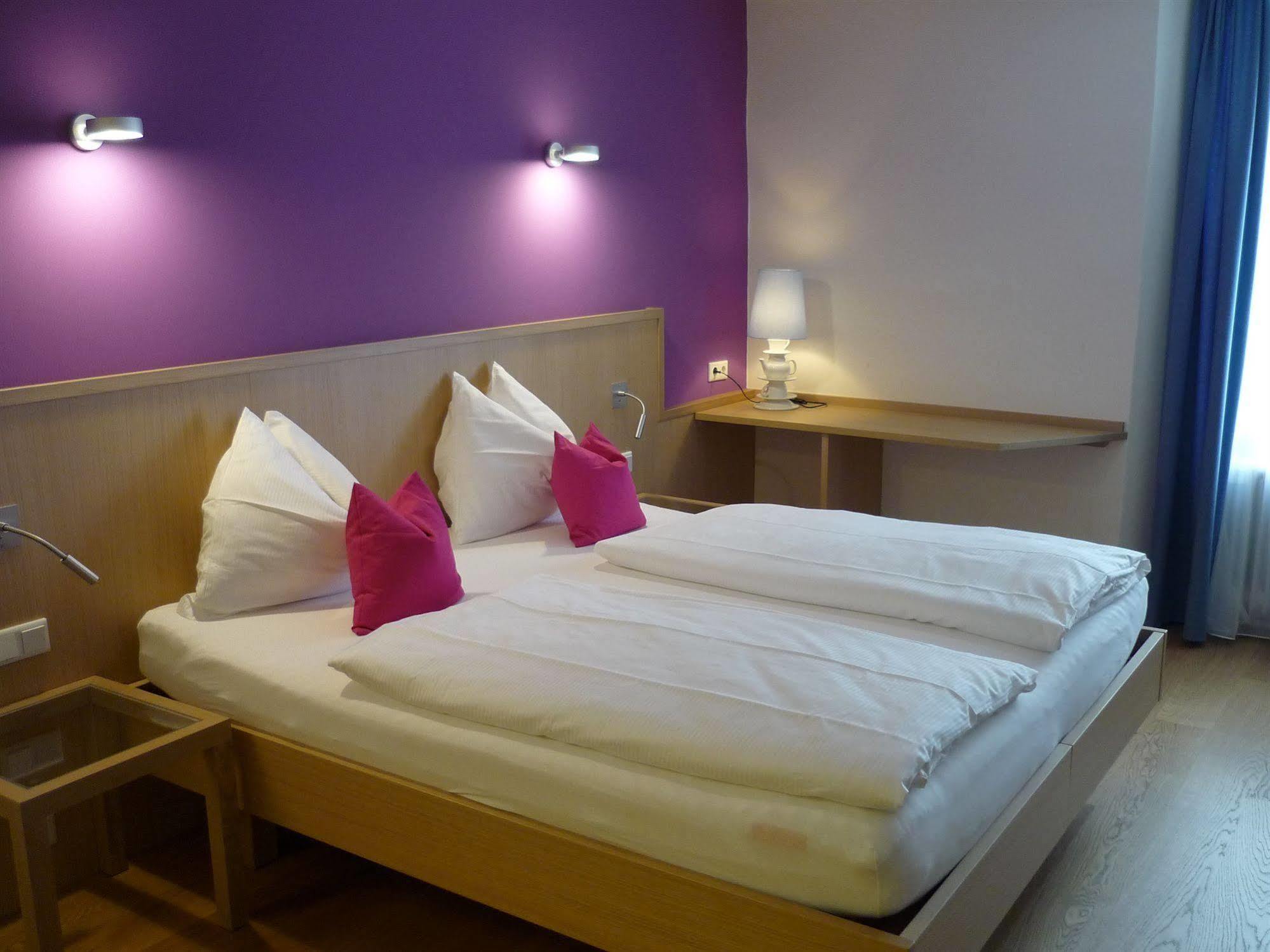 Altstadthotel Weisse Taube Залцбург Екстериор снимка